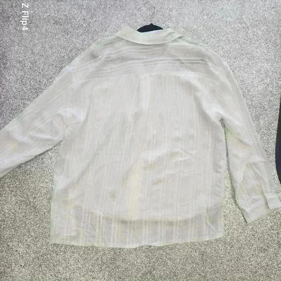 Womens  long sleeve light weight white button down blouse - Picture 3 of 4